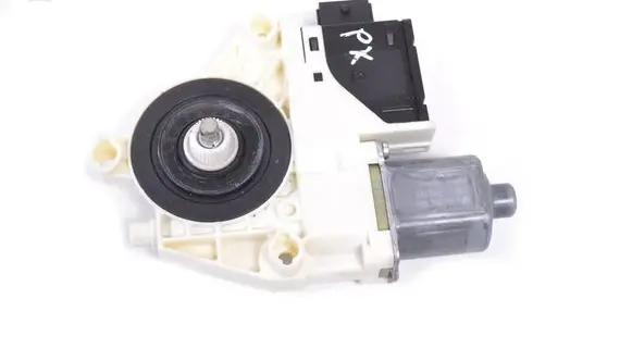BMW 4 F32 F33 Front door window regulator motor C45358105