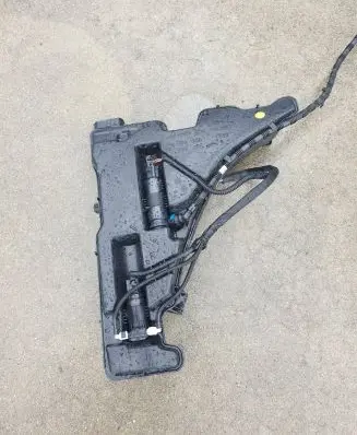 Audi A4 S4 B9 Windshield washer fluid reservoir/tank 8W0955451L 8W0250