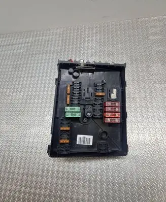 Volkswagen Golf V Fuse box set 017183071 1K0937125A