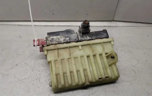 Opel Astra G Fan control module 09131732