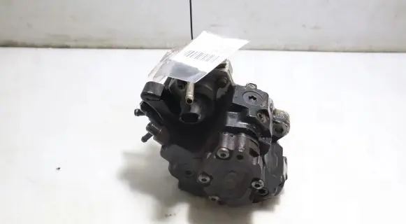 Toyota Avensis T220 Fuel injection high pressure pump 0445010047