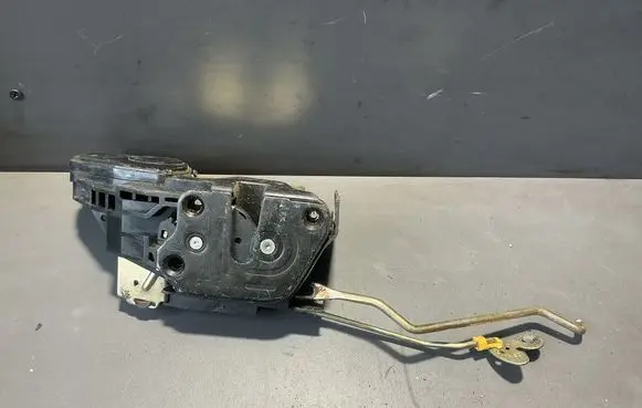 Hyundai Terracan Front door lock 