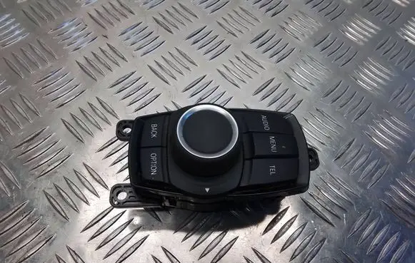 BMW 1 F20 F21 Head unit multimedia control A2120000396650 033623101 140426R0
