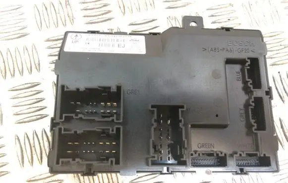Ford Fiesta Comfort/convenience module 8V5115K600