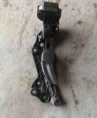 BMW 5 G30 G31 Engine bonnet (hood) release handle 7343444 09528 NF2026