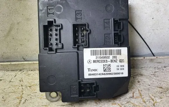 Mercedes-Benz CLS C219 Comfort/convenience module 2115458532