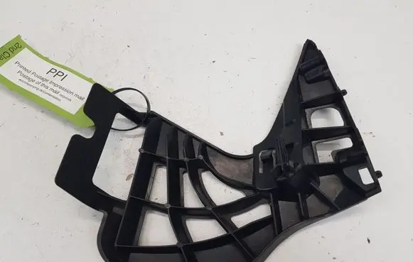 BMW 5 G30 G31 Front bumper mounting bracket 7385347