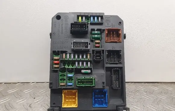 Peugeot 508 Fuse module 9665547580 BSIQ0400