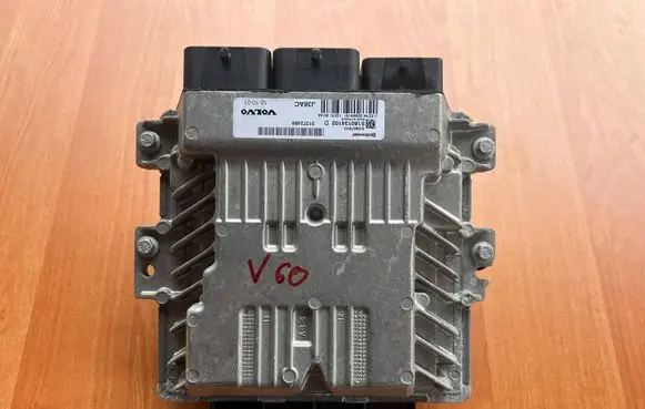 Volvo V60 Engine control unit/module 31372489 S180134102D