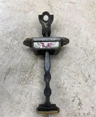 Nissan Pathfinder R51 Rear door check strap stopper