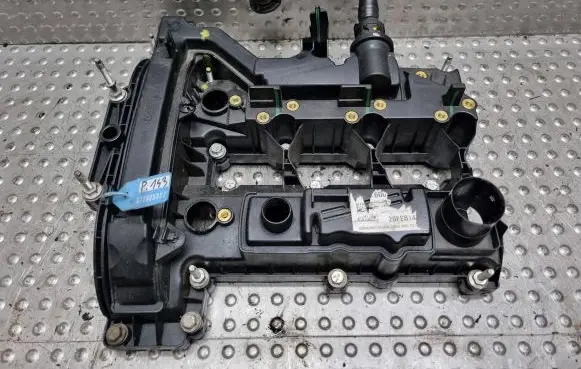 Ford Fiesta Rocker cam cover CM5G-6K271-CK