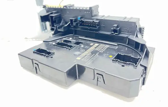 Mercedes-Benz E C207 W207 Fuse box set 2129060205 2129014704