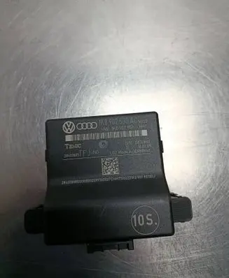Volkswagen Golf VI Gateway control module 1K0907530AC 1K0907951