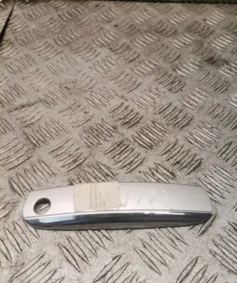 Audi A6 S6 C6 4F Front door handle cover 4f1837239b