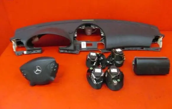 Mercedes-Benz E W211 Dashboard A2118601305