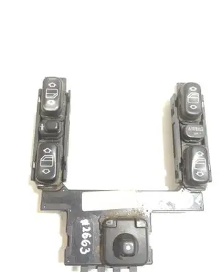 Mercedes-Benz E W210 Electric window control switch 2108211151