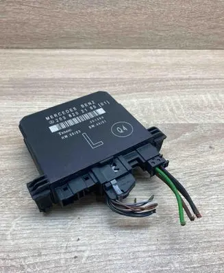 Mercedes-Benz C W203 Door control unit/module 2038202185