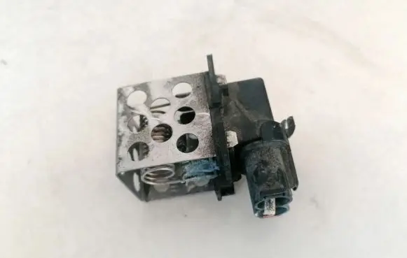 Nissan Qashqai Heater blower motor/fan resistor 8200045082