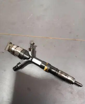 Fuel injector