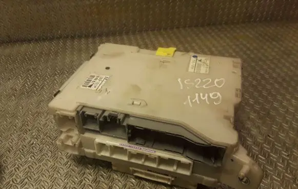 Lexus IS 220D-250-350 Fuse box set 8273053022