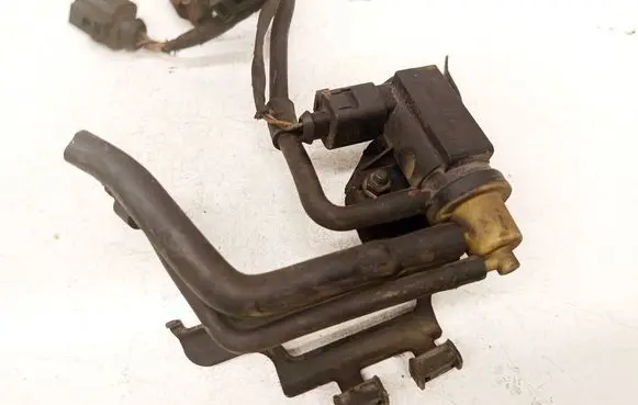 Volkswagen PASSAT B6 Turbo solenoid valve 1K0906627A