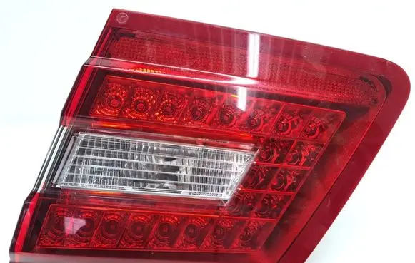 Mercedes-Benz E W212 Tailgate rear/tail lights 2128201064