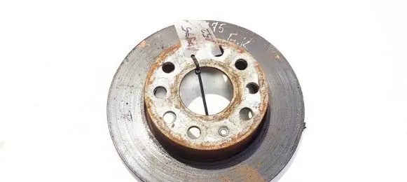 Volkswagen Jetta V Rear brake disc neventiliuojamas