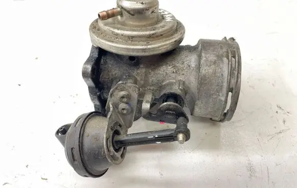 Skoda Octavia Mk2 (1Z) EGR valve 03G131501A 076512045