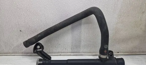 Coolant pipe/hose