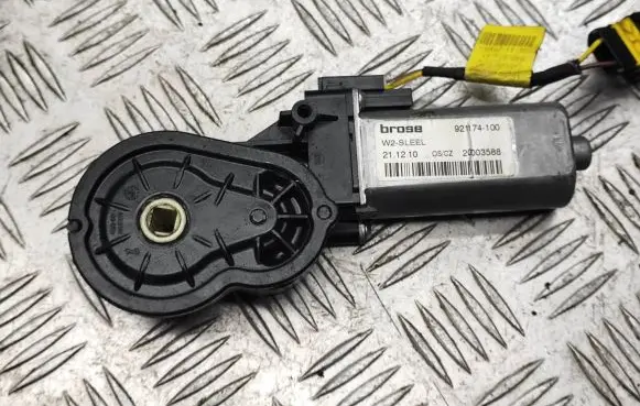 Citroen C5 Seat adjustment motor D336600 988582104 Z11110