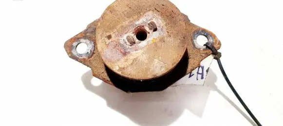 Volkswagen PASSAT B4 Engine mount bracket