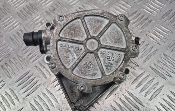 BMW 3 F30 F35 F31 Vacuum pump 247001004 0710336182A