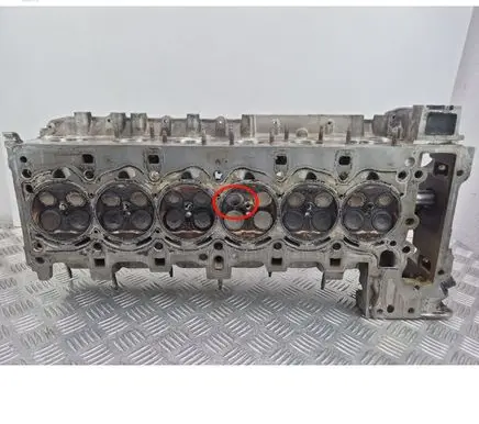 BMW 7 F01 F02 F03 F04 Engine head 758824701 26147850010610