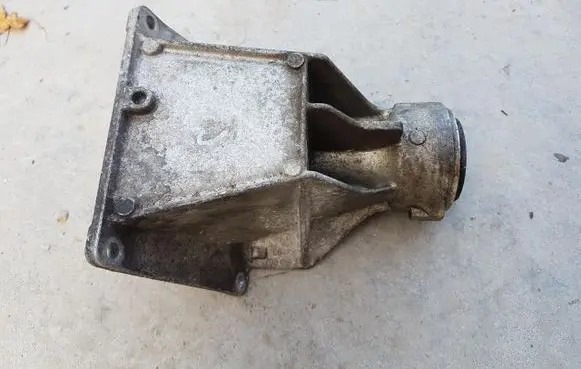 BMW X3 E83 Driveshaft support bearing bracket 