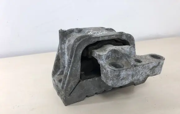 Engine mount bracket