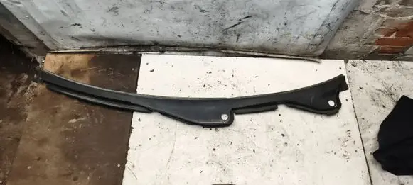 Audi A4 S4 B8 8K Wiper trim 8K1819403