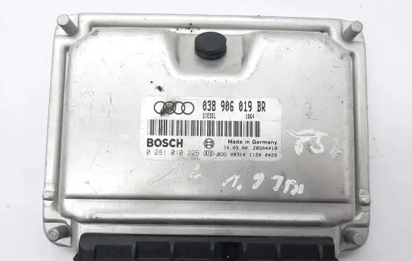 Audi A4 S4 B5 8D Engine control unit/module 038906019BR 0281010226