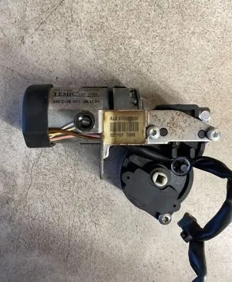 Volvo XC70 Seat adjustment motor 9208744 545C18011 5705472K