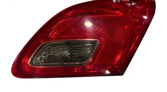 Tailgate rear/tail lights
