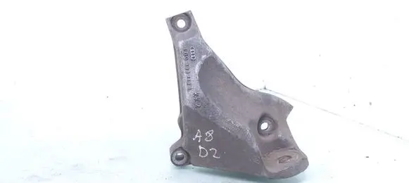 Engine mounting bracket