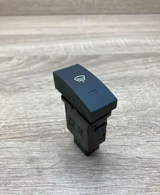 Hyundai Santa Fe Windscreen/window heater switch 025917774970