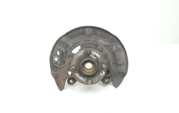 Toyota Yaris Front wheel hub