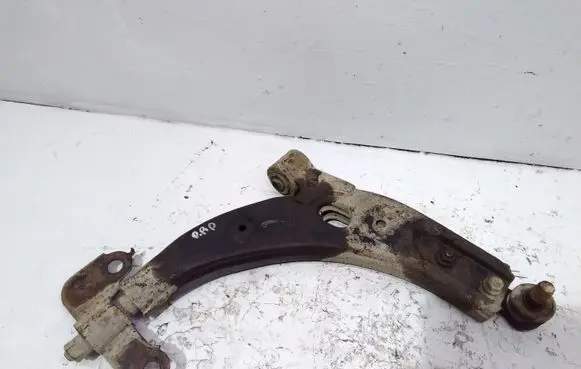 KIA Carens I Front lower control arm/wishbone