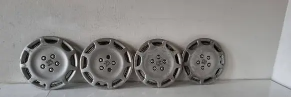 Peugeot 307 R15 wheel hub/cap/trim 9617395077