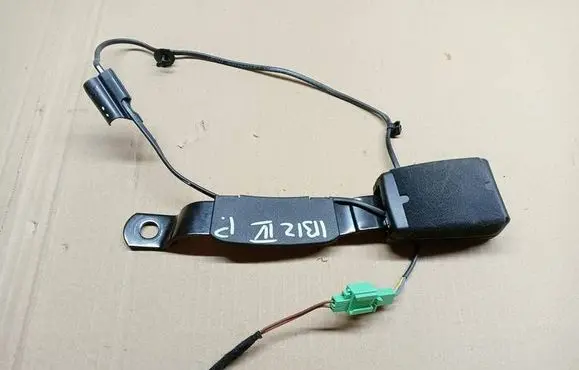 Seat Ibiza IV (6J,6P) Front seatbelt buckle 6P0857756C