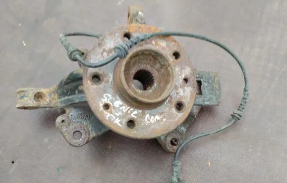 Renault Scenic III - Grand scenic III Front wheel hub spindle knuckle 400154705R