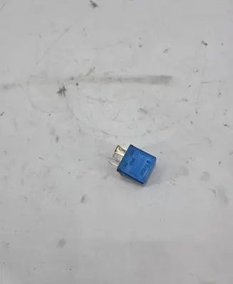 Audi A6 S6 C5 4B Other relay 8A0951253