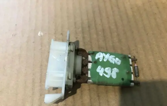 Toyota Aygo AB10 Heater blower motor/fan resistor 13223A VALEO