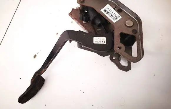 Mazda 2 Clutch pedal 