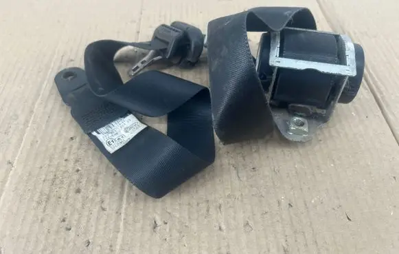 Ford Kuga I Front seatbelt 8V41S61294AD 610116500B 040962